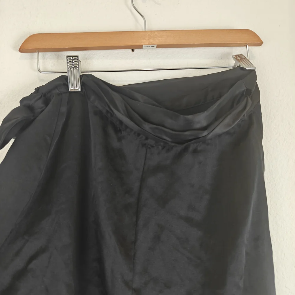 Reformation Black Silk Wrap Mini Skirt | 100% Silk | Chic Minimalist Staple Sz S - Picture 11 of 11